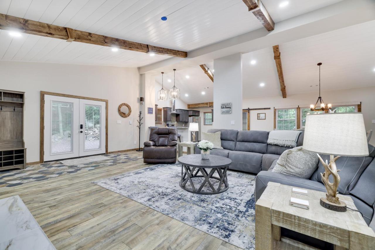 Whiskey Pines Retreat! Single Level Home, Outdoor Firepit, Ac, Bbq! Sleeps 9 In Lake Harmony! Exterior photo