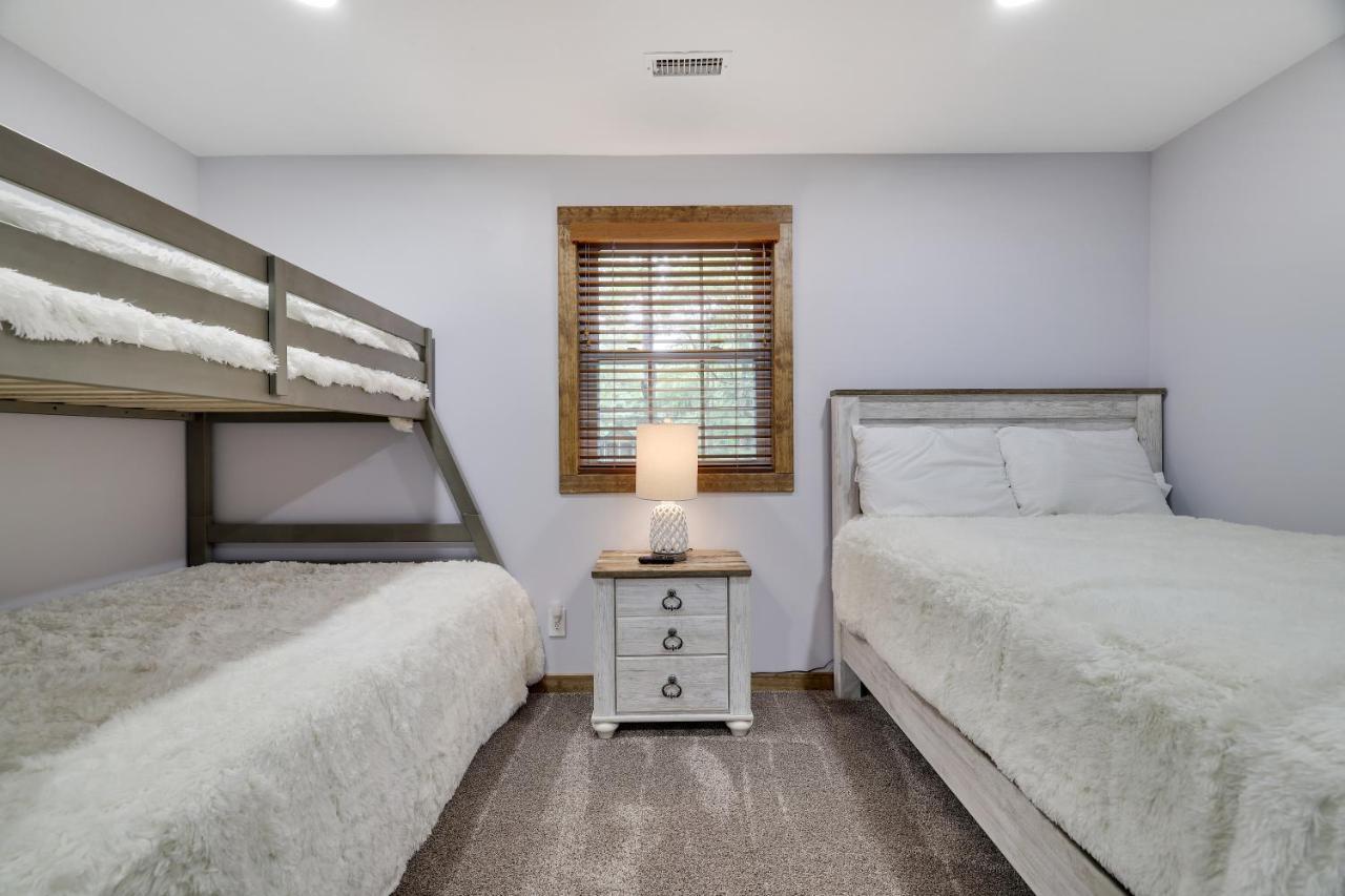 Whiskey Pines Retreat! Single Level Home, Outdoor Firepit, Ac, Bbq! Sleeps 9 In Lake Harmony! Exterior photo