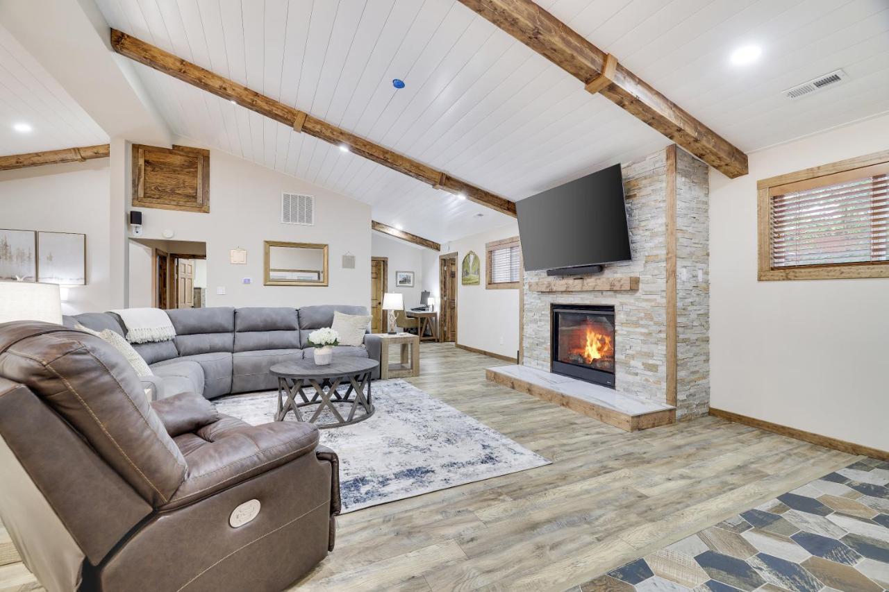 Whiskey Pines Retreat! Single Level Home, Outdoor Firepit, Ac, Bbq! Sleeps 9 In Lake Harmony! Exterior photo